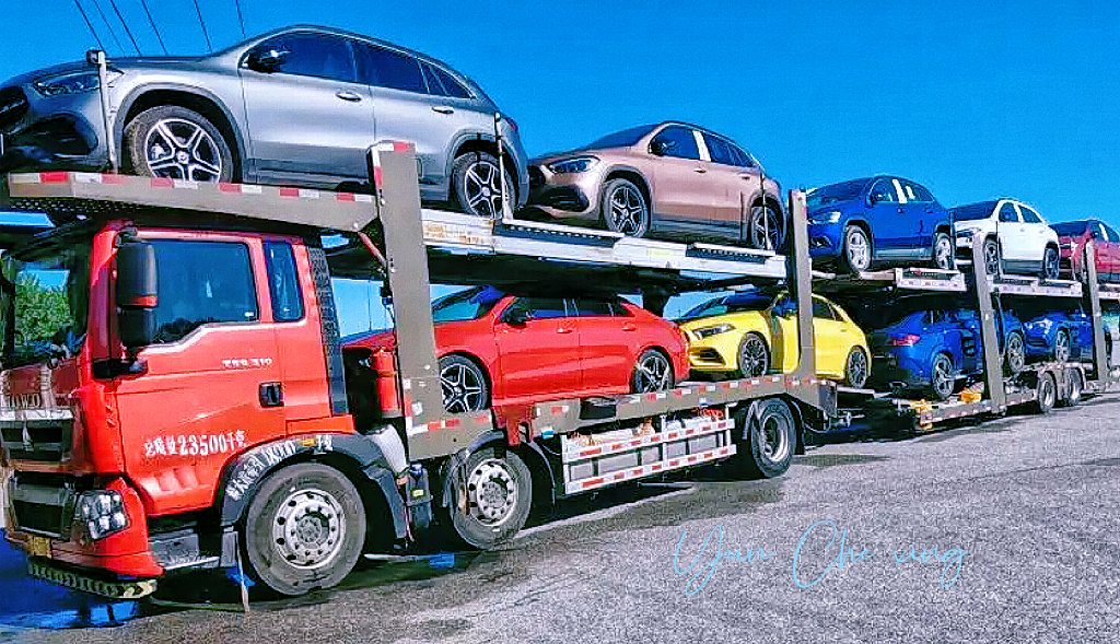 “托运小轿车：比价哪家更实惠？解析价格与服务的全方位对比”